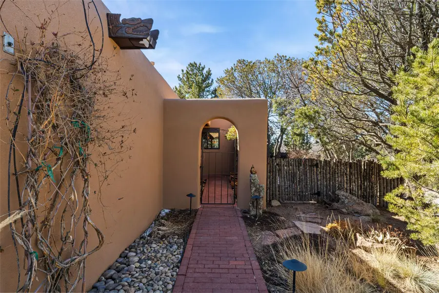 268 Camino De La Sierra, Santa Fe, NM 87501 - #2