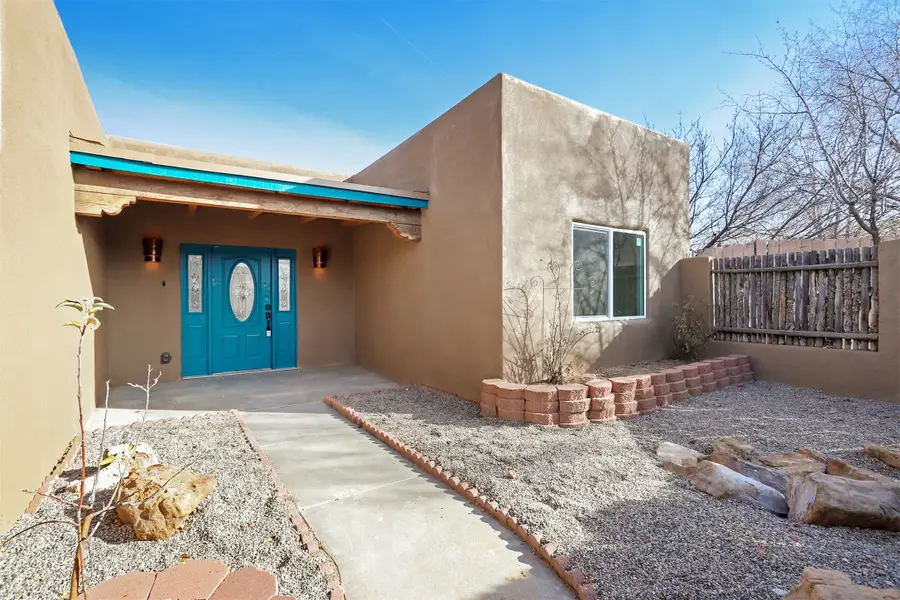 1647 Calle Sotero, Santa Fe, NM 87507 - Image #2