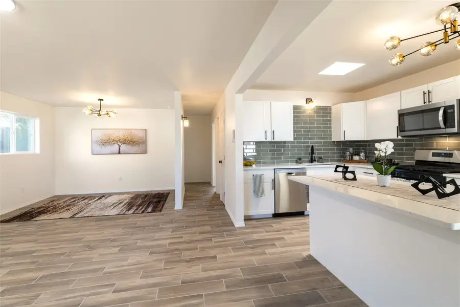 2916 Alamosa Drive, Santa Fe, NM 87507 - Image #2