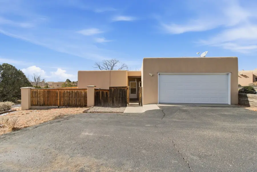 2816 Plaza Verde, Santa Fe, NM 87507 - Image #2