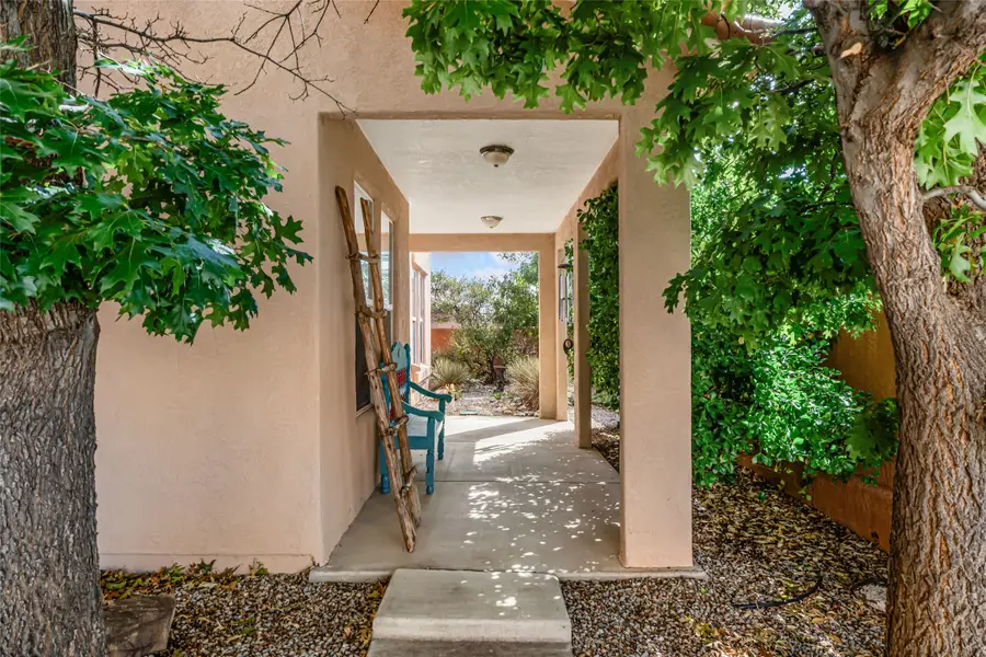 6952 Golden Mesa, Santa Fe, NM 87507 - Image #2
