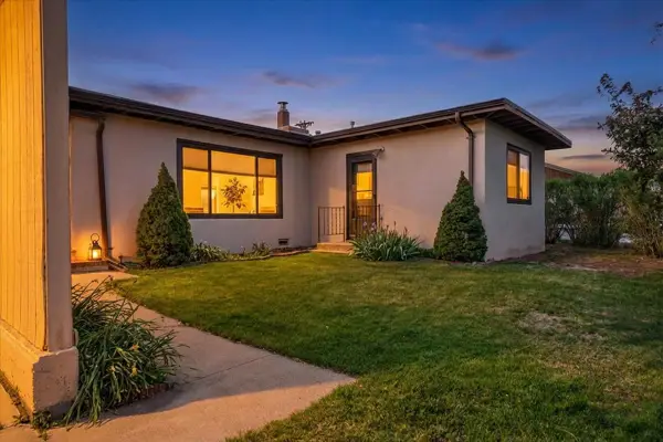 729 45th #B, Los Alamos, NM 87544