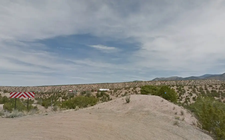 137 Vista Redonda, Santa Fe, NM 87506 - Image #3