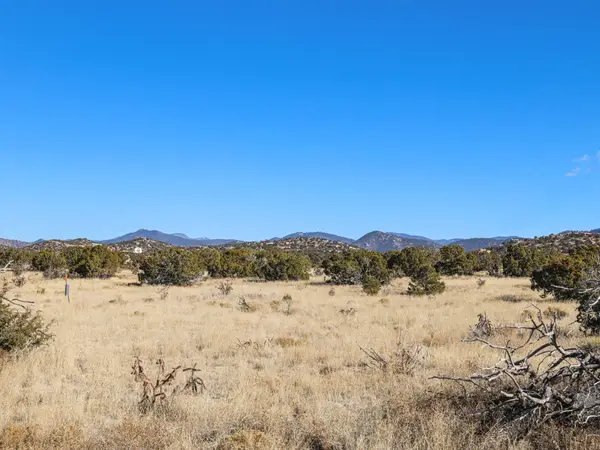 40 Camino Oriente, Santa Fe, NM 87508