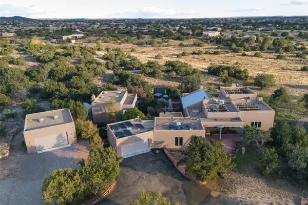 5 Montana Court, Santa Fe, NM 87508