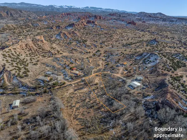 100 County Road 97, Chimayo, NM 87522