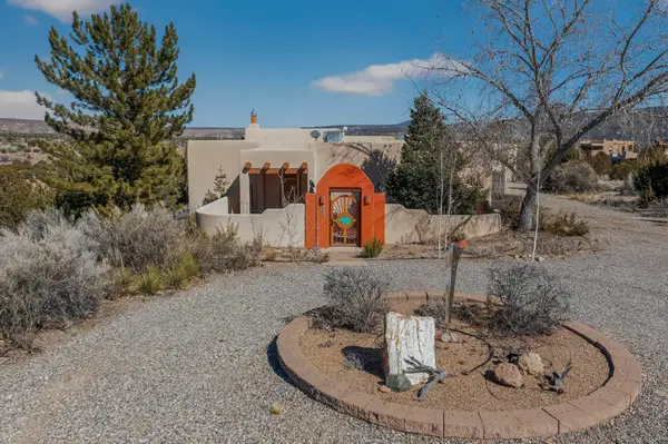 6384 Hoochaneetsa, Cochiti Lake, NM 87083