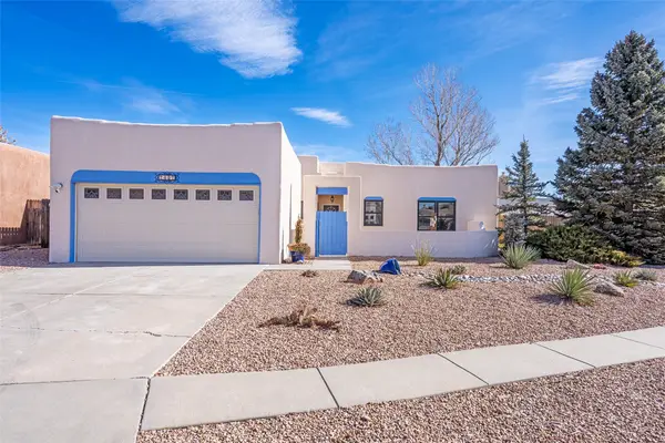 7487 Sagebrush, Santa Fe, NM 87507