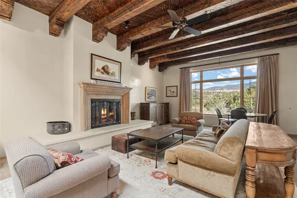 11 Lavadero Road, Santa Fe, NM 87506