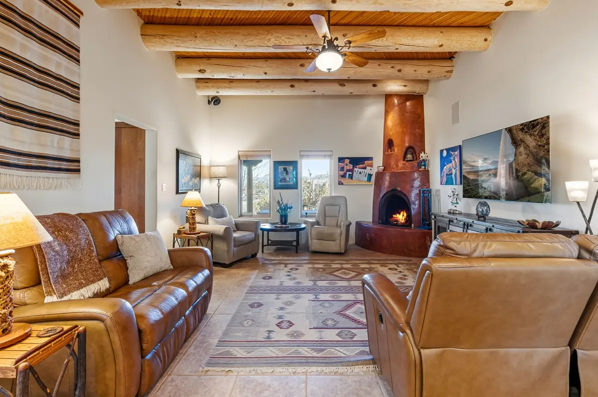 16 Cuesta Road, Santa Fe, NM 87508 - Image #1
