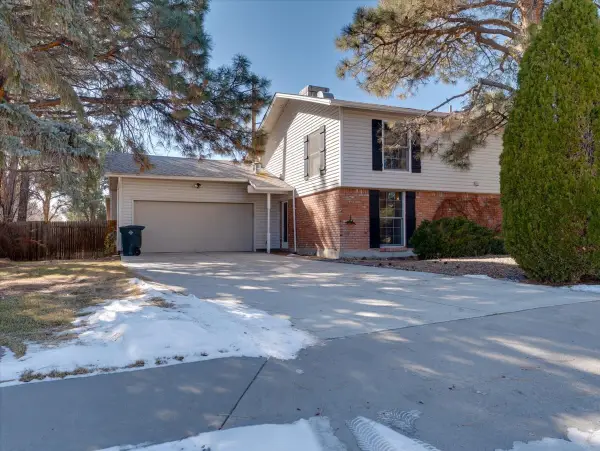 202 Garver, White Rock, NM 87547