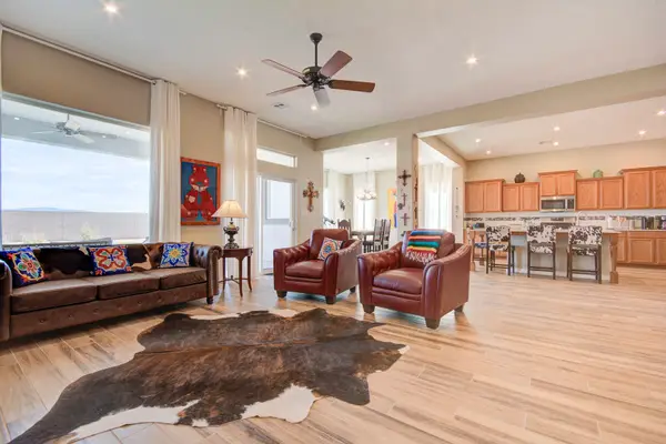 460 Rio Chama, Los Lunas, NM 87031