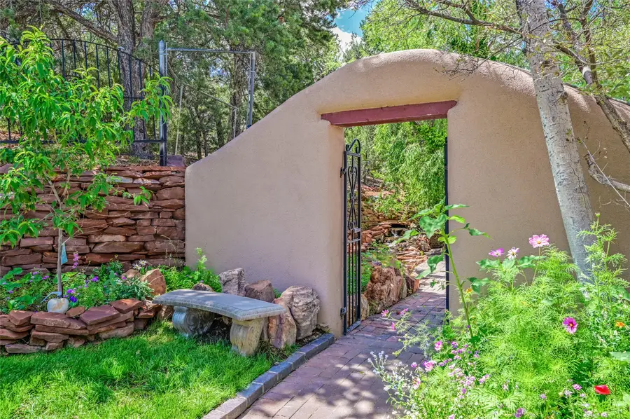 29 La Barbaria Road, Santa Fe, NM 87505 - #2