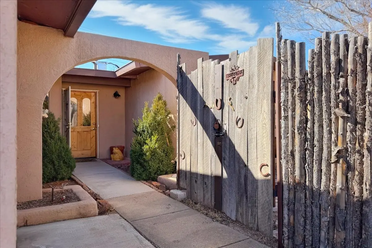 3312 Avenida Del Oro, Santa Fe, NM 87507 - #1