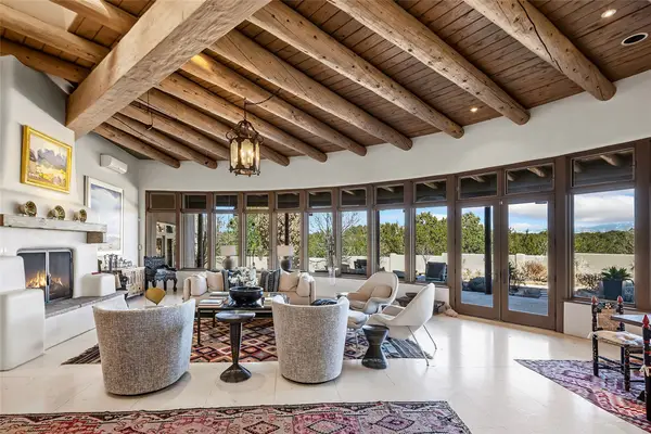 19 Falling Star Circle, Santa Fe, NM 87506