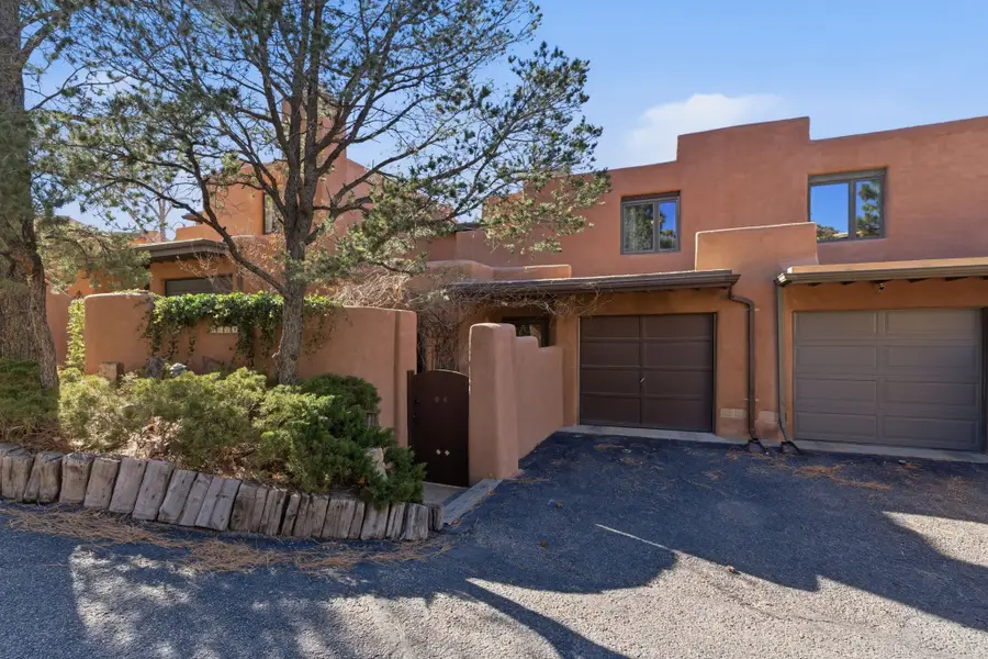 352 1/2 Calle Loma Norte, Santa Fe, NM 87501 - #2