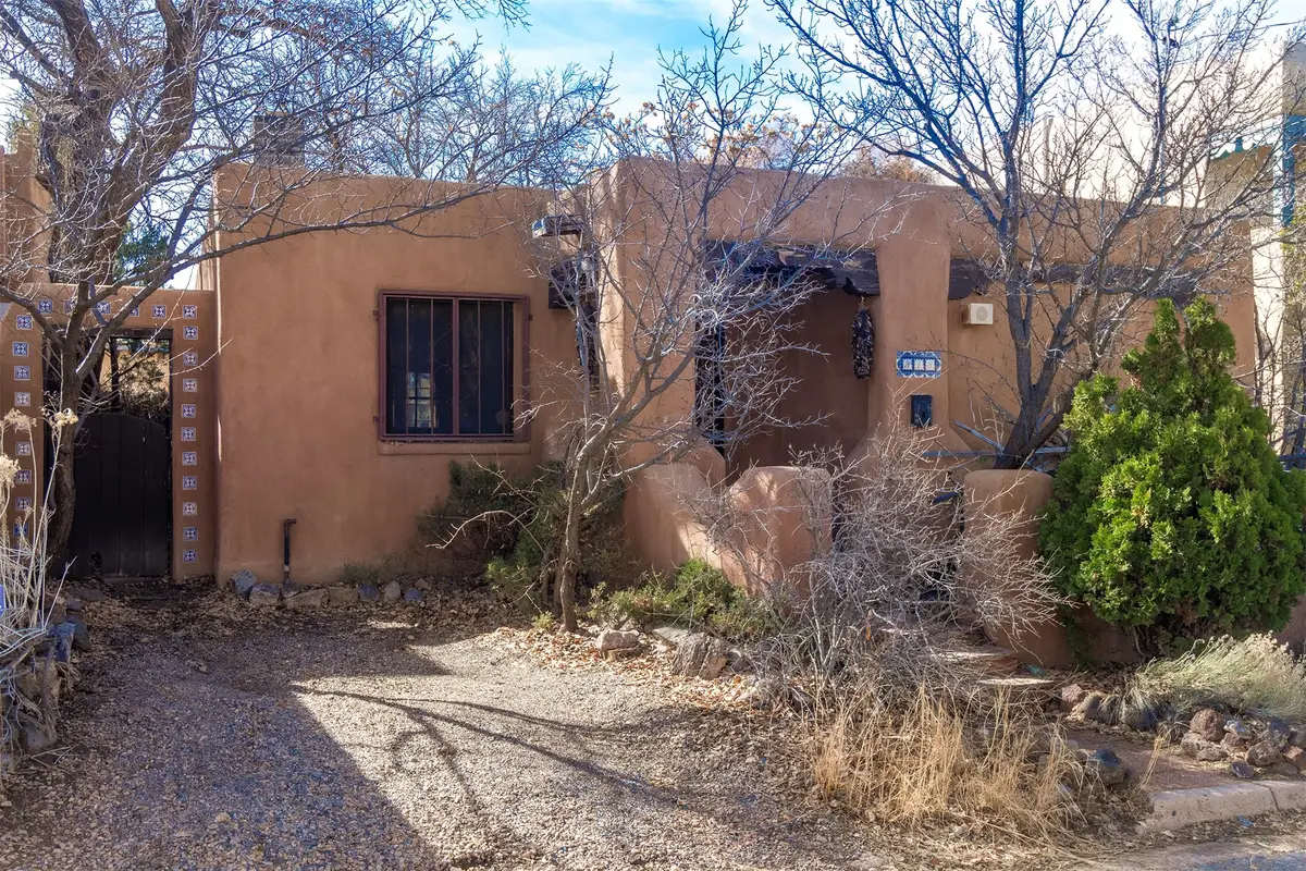 318 W Houghton, Santa Fe, NM 87505 - #1