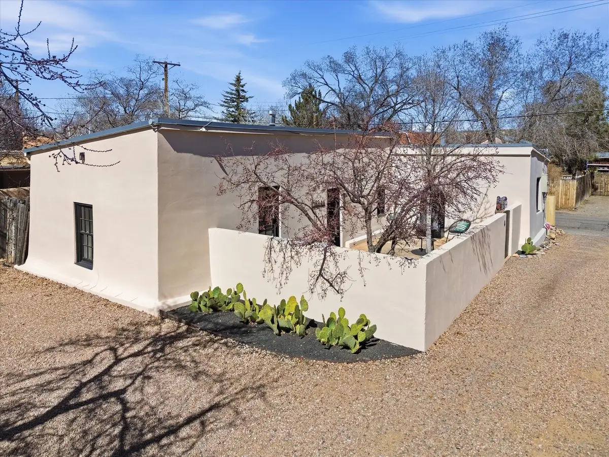 824 Dunlap Street #A, Santa Fe, NM 87501 - #1