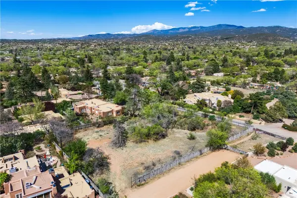 449 Camino Monte Vista, Santa Fe, NM 87505