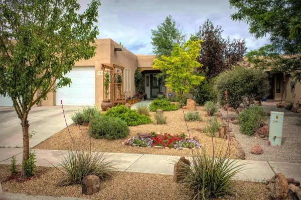 3356 Vista Del Prado Court, Santa Fe, NM 87507
