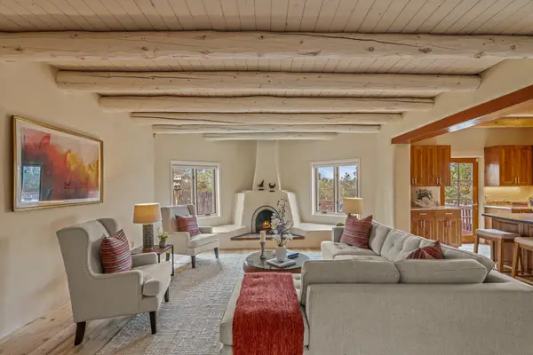 1300 Lejano Lane, Santa Fe, NM 87501