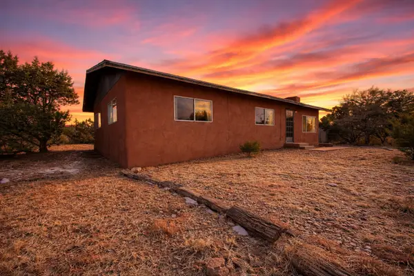 2937 Calle Vera Cruz, Santa Fe, NM 87507