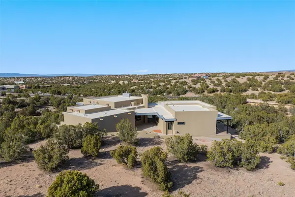 2 Vista Del Cielo, Santa Fe, NM 87506