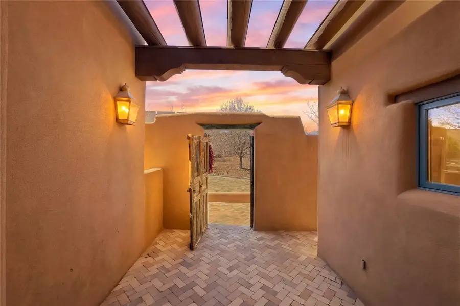 4 Avenida Herrera, Santa Fe, NM 87506 - #2