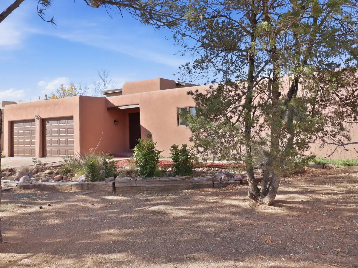 2575 Calle Delfino, Santa Fe, NM 87505 - #1