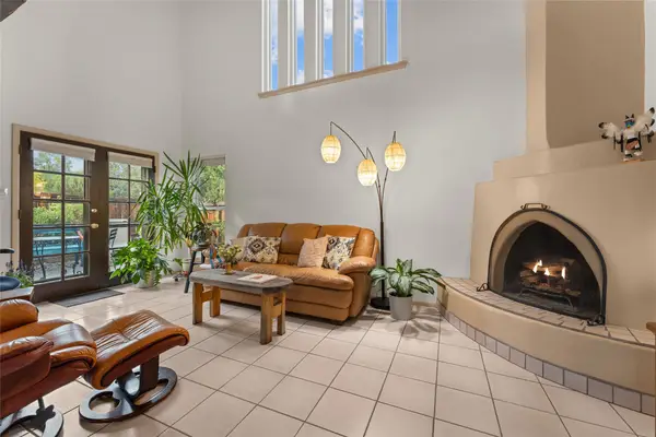 3081 Plaza Blanca, Santa Fe, NM 87507