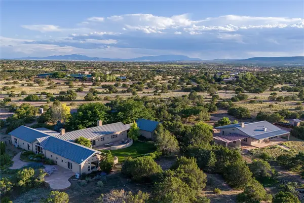 7 Goodnight Trail W, Santa Fe, NM 87506