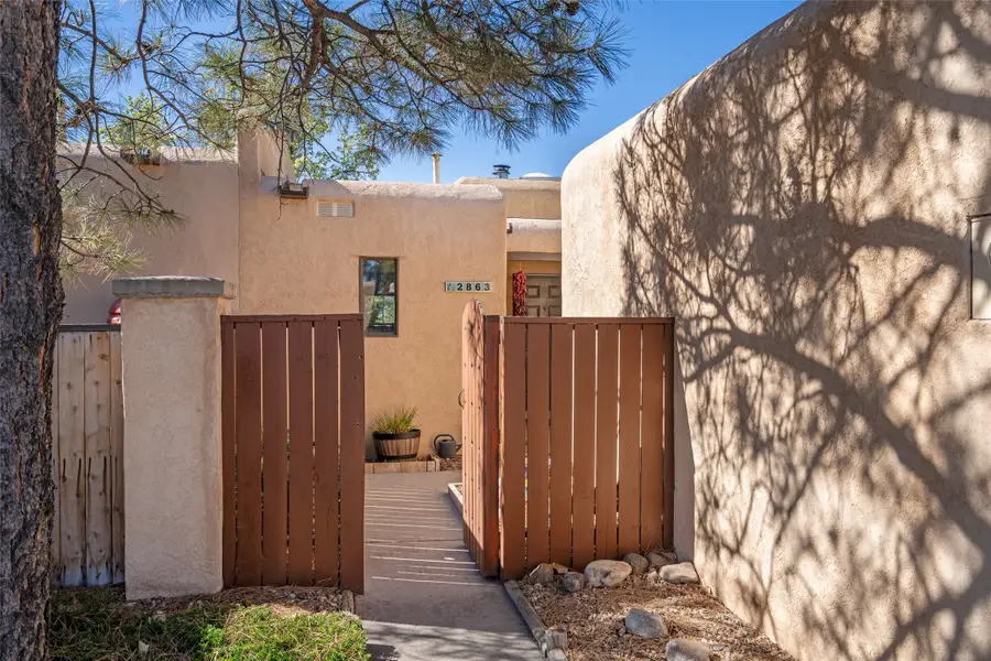 2863 Plaza Rojo, Santa Fe, NM 87507 - #2