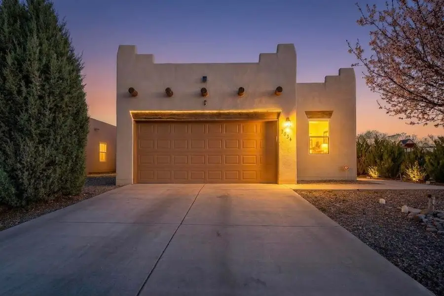 3074 Floras Del Sol, Santa Fe, NM 87507 - #3