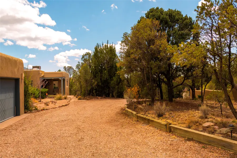 1029 Mansion Ridge Rd, Santa Fe, NM 87501 - #3