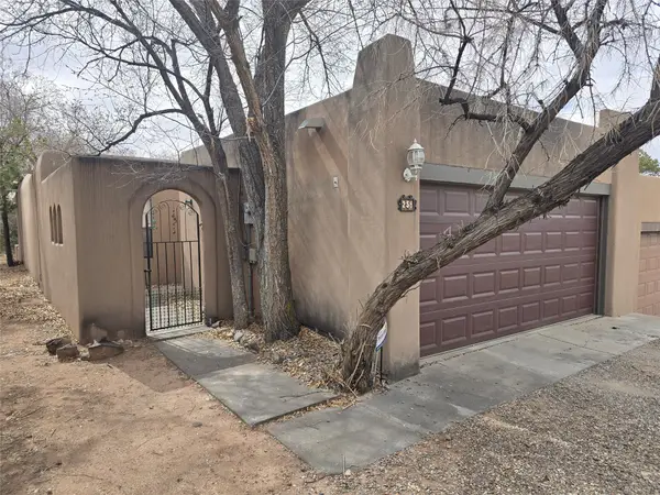 258 Camino De La Sierra, Santa Fe, NM 87501