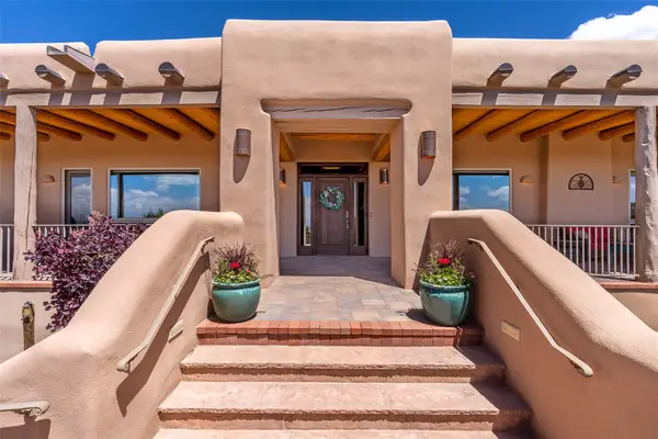 1035 Sierra Del Norte, Santa Fe, NM 87501