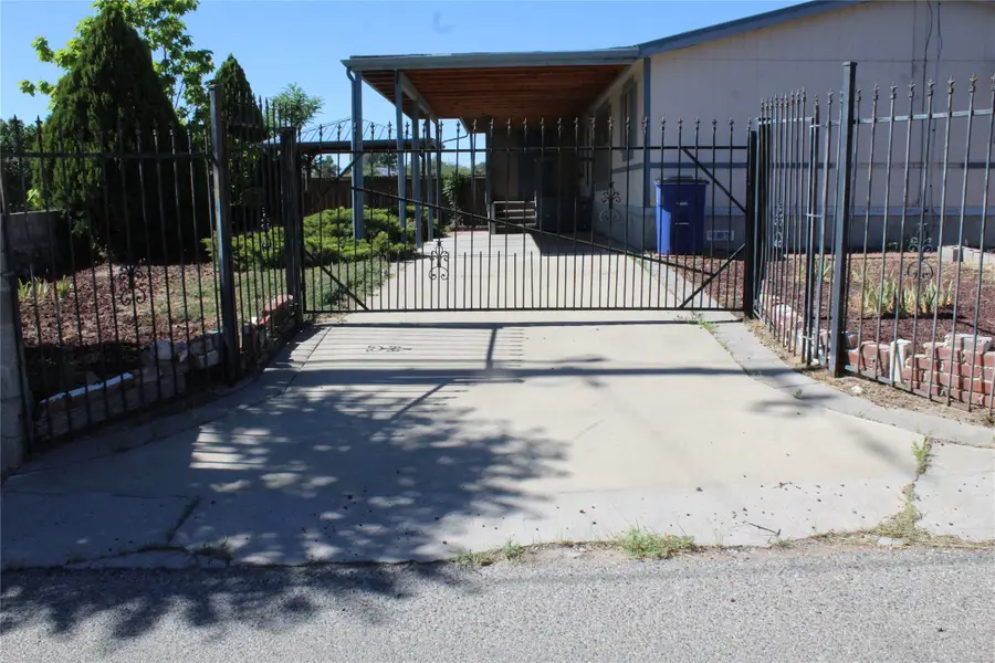 798 W Don Filigonio, Espanola, NM 87532 - #3