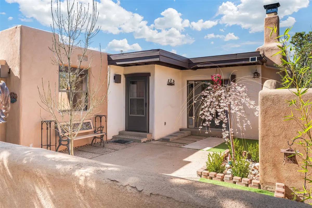 329 Calle Loma Norte, Santa Fe, NM 87501 - #1