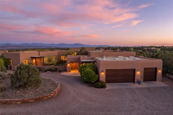 12 E Golden Eagle, Santa Fe, NM 87506