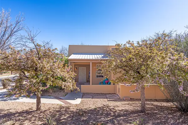 3 Julia Court, Santa Fe, NM 87508