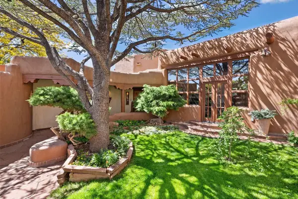 17 Tano West, Santa Fe, NM 87506