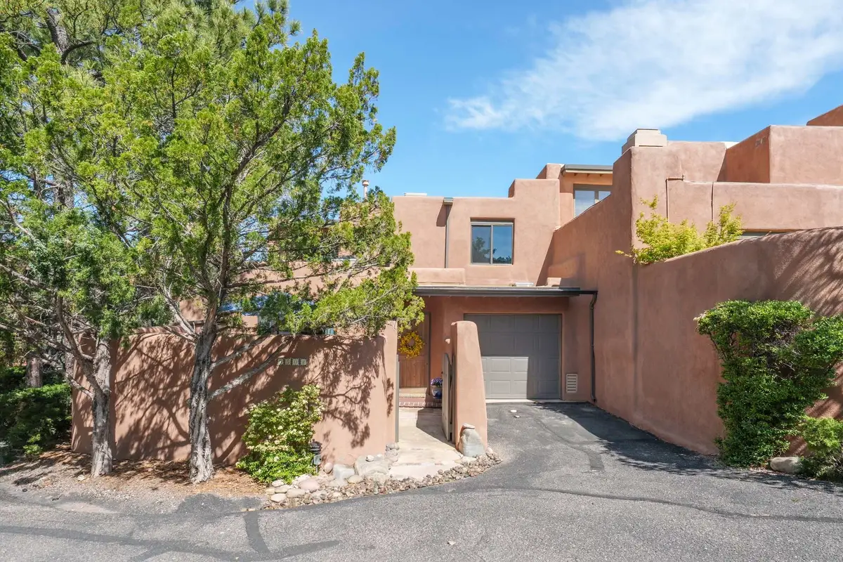 350 1/2 Calle Loma Norte, Santa Fe, NM 87501 - #1