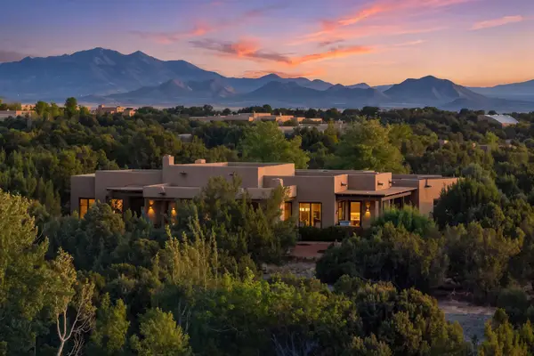 11 Paintbrush Circle, Santa Fe, NM 87506