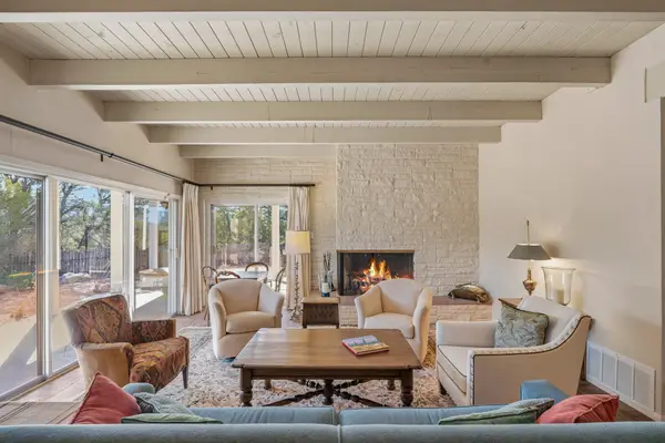 1041 Mansion Ridge Road, Santa Fe, NM 87501