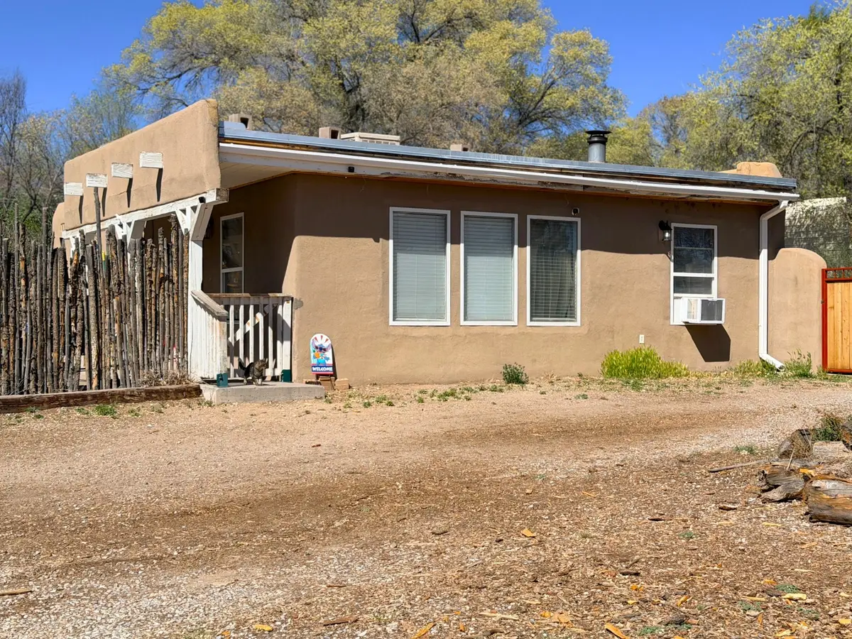 4 Platt Court, Espanola, NM 87532 - #1