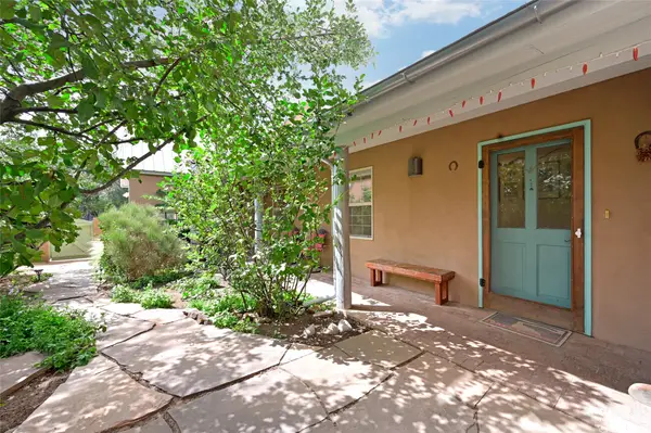 933 Nicole Place, Santa Fe, NM 87505