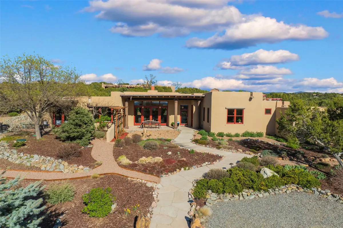 39 Lluvia De Oro, Santa Fe, NM 87506 - #1