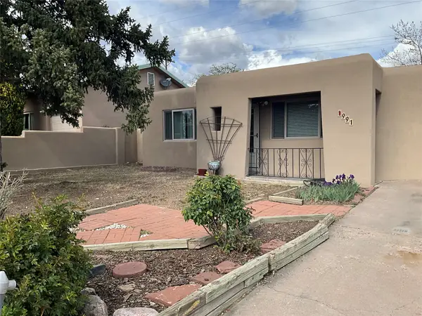 991 Siringo Rondo E, Santa Fe, NM 87507