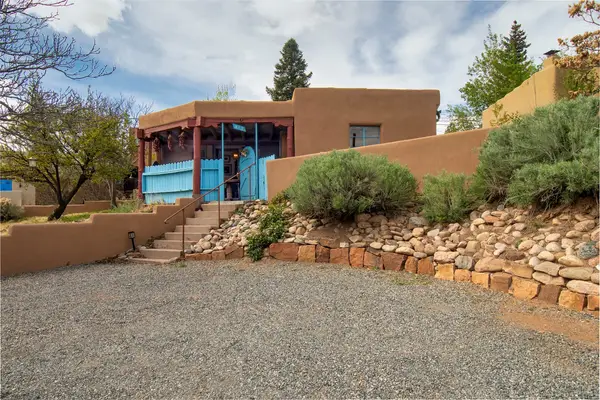 412 Camino Cabra, Santa Fe, NM 87505