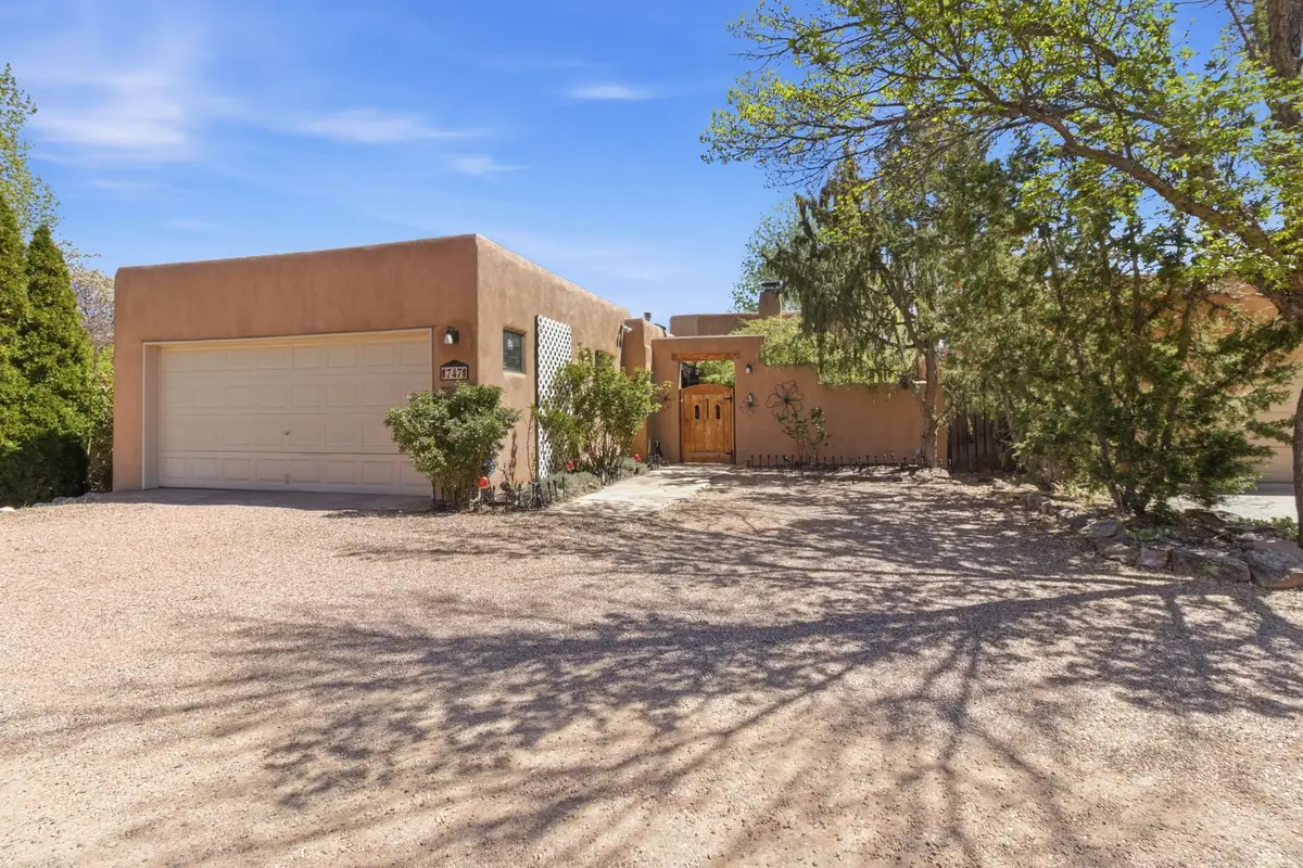 747 Manhattan, Santa Fe, NM 87501 - #1